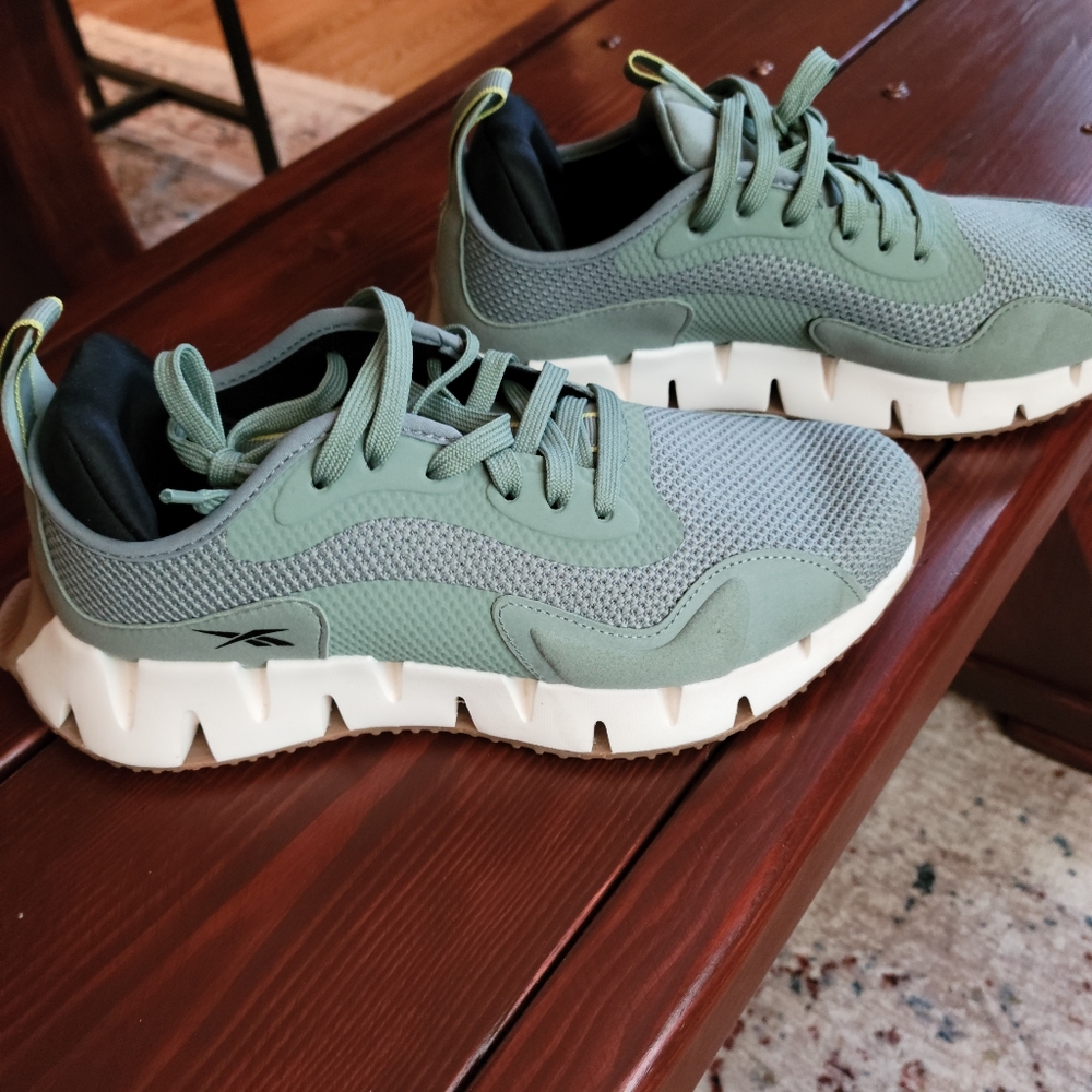 Rebook zig dynamic green running shoes